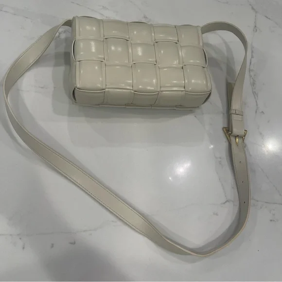 Amazon braided/woven cream crossbody purse - Picture 13 of 14